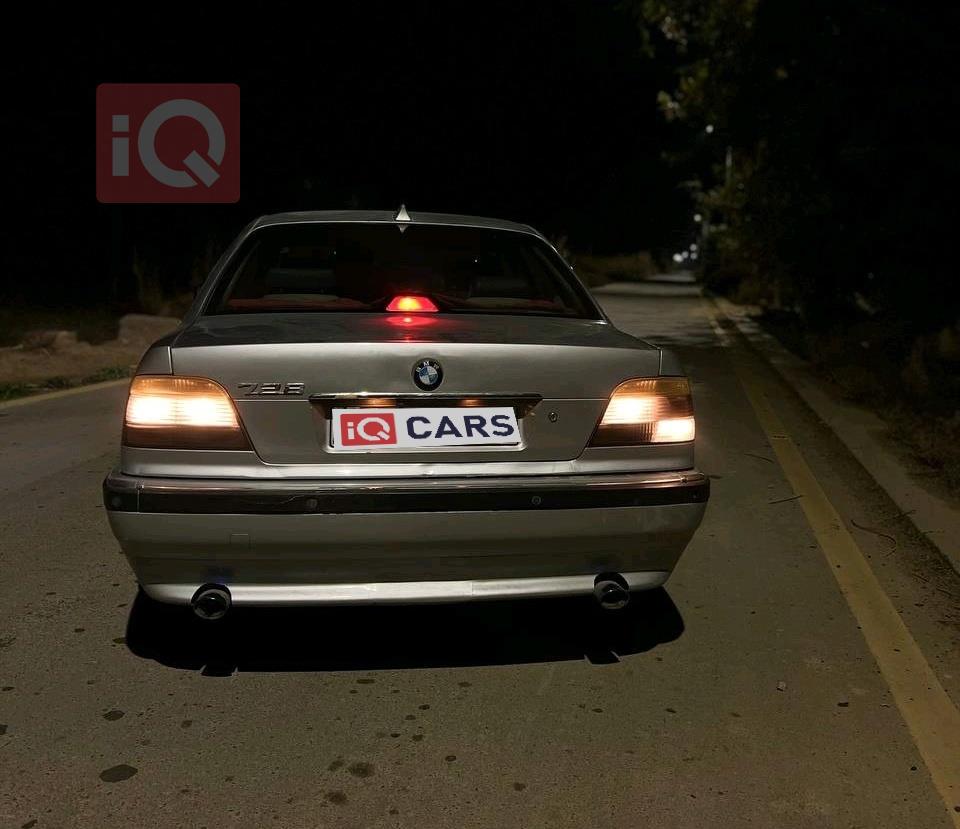 بي ام دبليو الفئة 7